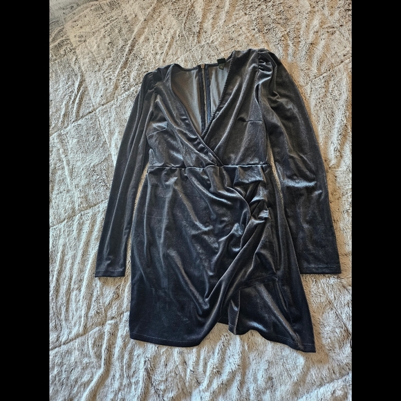 Velvet Long Sleeve Dress - Picture 4 of 5